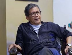 Prinsip Oposisi Rocky Gerung Dipertanyakan: Galak ke Jokowi, Melempem ke Prabowo