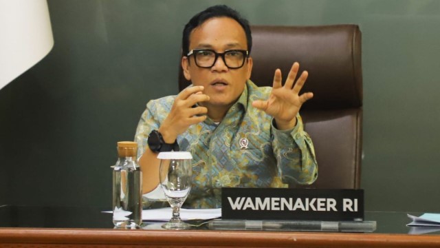 Kata Wamenaker: Pemerintahan Prabowo Mirip Cerita One Piece, Melawan Sistem Yang Busuk!