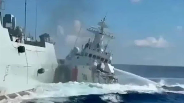 Kejar Kapal Penjaga Pantai Filipina, 2 Kapal China Berakhir Tabrakan