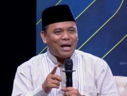 Gus Nur: Siapa yang Bisa Tunjukan Ijazah Asli Jokowi, Saya Cium Kakinya!