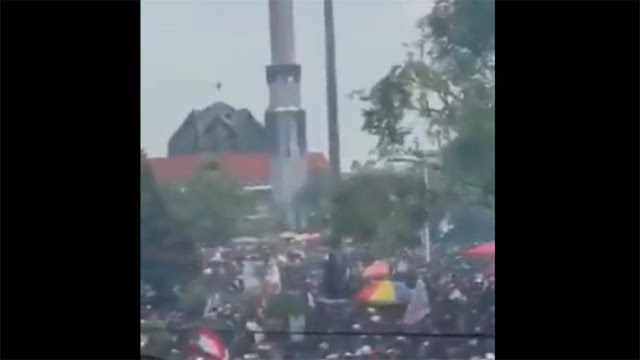 Kerusuhan Aksi Demo Pemakzulan Bupati Pati Sudewo, Video Polisi Serang Masjid Viral di Media Sosial