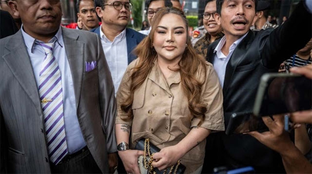 Lisa Mariana Ungkap Cara Ridwan Kamil Kirim Uang, Rekening Selalu Beda dan Tunai Kalau Lebih 2 Digit