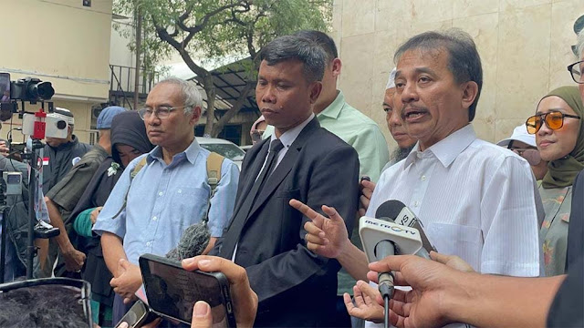 UGM Tegaskan Ijazah Jokowi Asli, Roy Suryo Kekeuh Nolak: Tak Ada Satu pun Bukti yang Ditunjukkan!