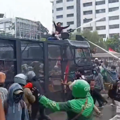 Demo DPR 25 Agustus Berujung Ricuh, 6 Orang Diringkus Aparat