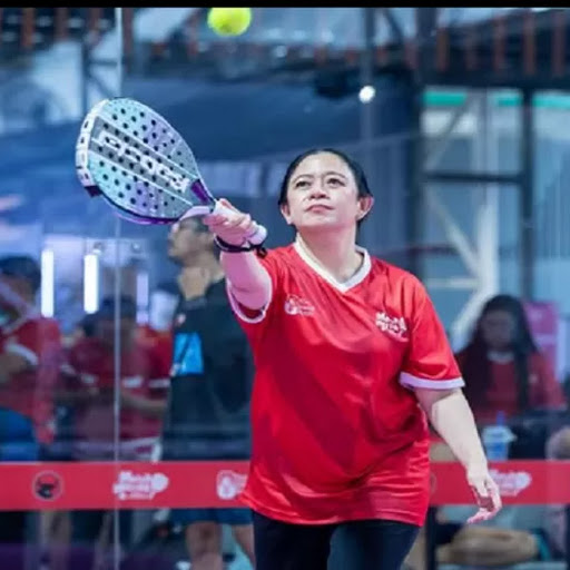 Puan Asyik Main Padel, Katanya Terbuka Dialog, Gerbang DPR Malah Tertutup dan Mahasiswa Disemprot Gas Air Mata