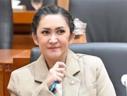 Viral Nafa Urbach Berikan Seluruh Gaji dan Tunjangan DPR Miliknya untuk Guru di Jawa Tengah