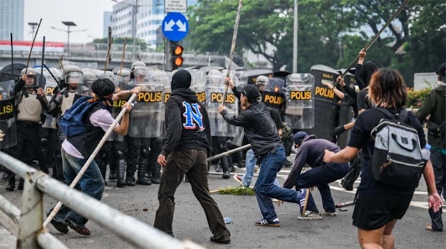 Alih-alih Bubarkan DPR, Pakar Minta Rakyat Usir Anggota Parlemen yang Tak Becus Bekerja!
