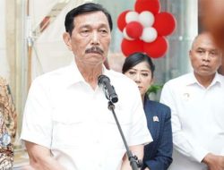 Luhut Klaim Digitalisasi Bansos Bisa Kurangi 34 Juta Orang Miskin