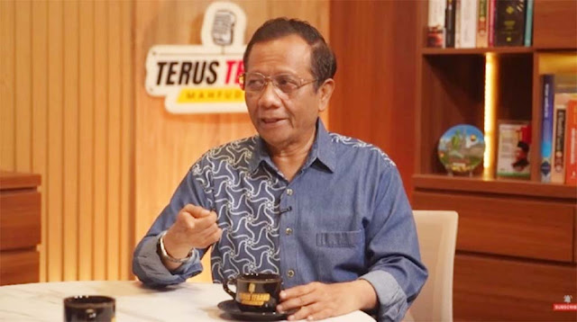 Mahfud MD Semprot Rektor UGM: Sudahlah, Jangan Mati-matian Bela Ijazah Jokowi!