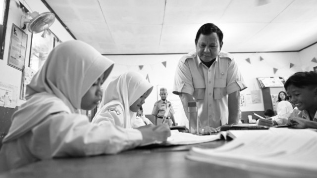 Suara Dari Ruang Kelas: Siswa Mengira MBG Dari Prabowo, Guru Ini Luruskan Faktanya!