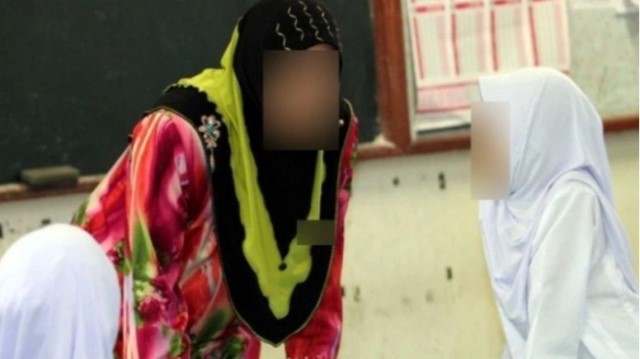 VIRAL Siswa Ejek Wajah Guru Gara-Gara Hal Sepele di Dalam Kelas, Dinilai Tak Punya Adab!