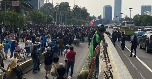 Jakarta Lumpuh! Demo Sore Ini Picu Kemacetan Parah di Sejumlah Ruas Jalan Sekitar GBK