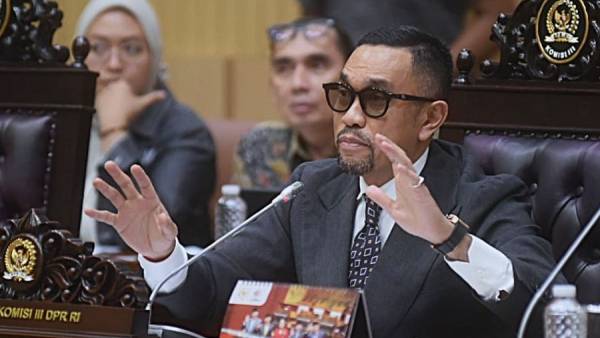 Ucapan Sahroni Narasi Sampah di Tengah Luka Rakyat