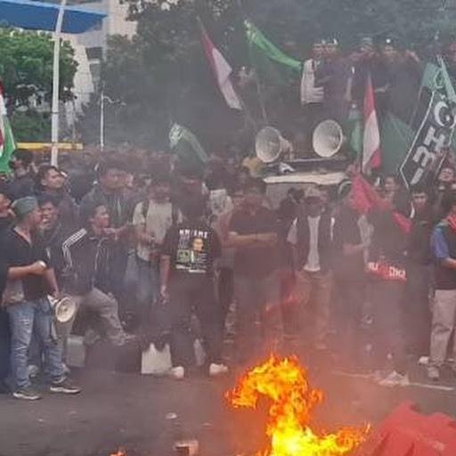 GMNI dan HMI Geruduk Mabes Polri: Usut Tuntas Tewasnya Ojol, Kapolri Harus Mundur!
