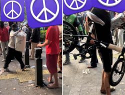 Mako Brimob Kwitang Dijarah Massa, Sepeda hingga Dispenser Diangkut Pengunjuk Rasa