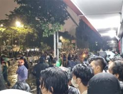 Sorak Massa Iringi Perusakan CCTV di Mako Brimob