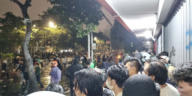 Sorak Massa Iringi Perusakan CCTV di Mako Brimob