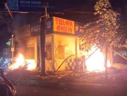 Makassar Membara! Kematian Ojol di Jakarta Picu Amuk Massa, Pos Polisi dan Kantor DPRD Dibakar