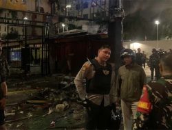 Gerbang Polsek Jatinegara Terbakar, Dua Motor Hangus
