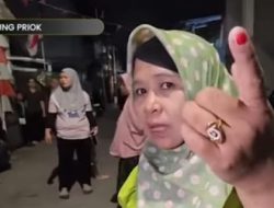 Emak-emak Usir Massa Penjarah Rumah Sahroni