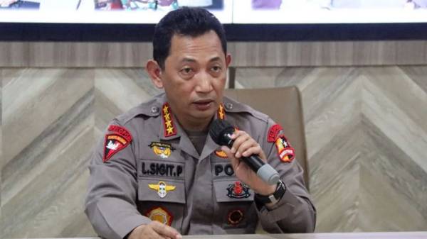 Pendemo Waspada! Kapolri Perintahkan Tembak Perusuh yang Terobos Masuk Markas Kepolisian