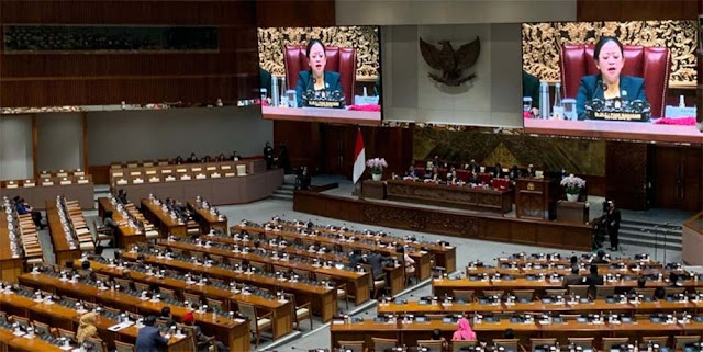 Formappi: Tarik Semua Anggota DPR yang Kabur ke Luar Negeri