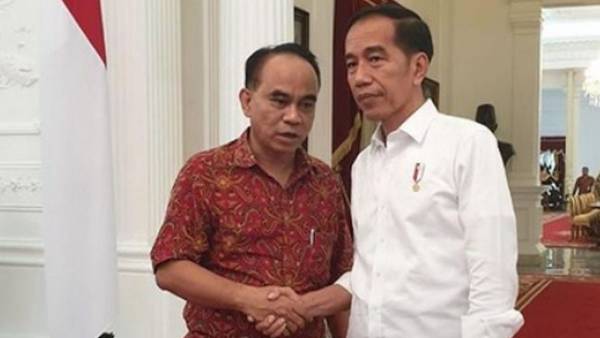 Jhon Sitorus: Satu Tangan Jokowi Teramputasi, Tinggal Tangan Kiri dan Kaki-kaki Saja