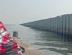 Bukan Lagi Pagar Bambu, Kini Viral Tanggul Beton di Pesisir Jakarta Utara yang Ganggu Kegiatan Nelayan