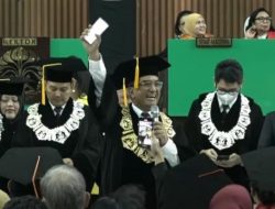 Waduh! Rektor UI Diteriaki Zionis Saat Acara Wisuda Kampus, Ternyata Ini Pemicunya