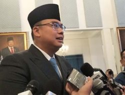 Prabowo Resmi Pecat Hasan Nasbi, Ganti PCO Jadi Badan Komunikasi Pemerintah