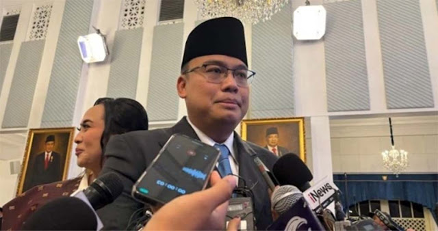 Jabatan Dobel Angga Raka: Dilantik Jadi Kepala Badan Komunikasi, Tapi Masih Wamenkomdigi