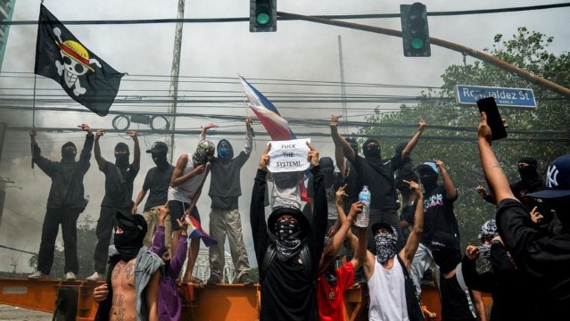 Demo RI Nyebar! Usai Nepal Kini Filipina-Peru, Bawa Bendera One Piece