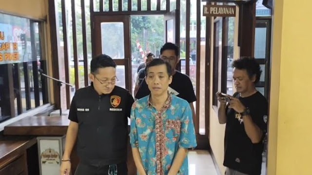 Tampang Suami yang Tega Habisi Nyawa Istrinya di Kebon Jeruk, Tidak Menunduk dan Diam Membisu