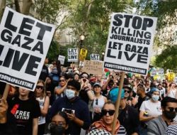 Ribuan Demonstran di New York Serukan Tangkap Netanyahu: Memalukan!