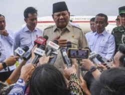 AROGAN! Istana Cabut Paksa Kartu Liputan Wartawan CNN Yang Tanya Soal MBG ke Prabowo