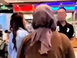 Detik-detik Istri Labrak Suami Jalan Bareng Wanita Diduga Selingkuhan di Pekanbaru