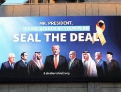 Waduh! Foto Prabowo Jadi Alat Propaganda Israel di Papan Reklame, Dukung Rencana Trump di Gaza
