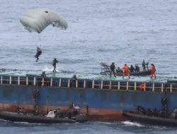 Prajurit Marinir Gugur Usai Gagal Mendarat saat Terjun Payung di Teluk Jakarta
