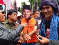 Amien Rais: Bangsa Indonesia Harus Bangga Banyak Tokoh Tuntut Jokowi Diadili