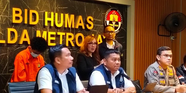 Cyber Masquerade: Hikayat Fufufafa dan Bjorka