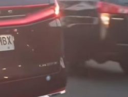 Mobil Sultan HB X Antre di DIY, Disalip Pejabat Pakai Sirine, Warganet Geram!