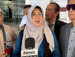 Dokter Tifa Bongkar Kejanggalan Salinan Ijazah Jokowi di KPU, Ini Fakta yang Ditemukan