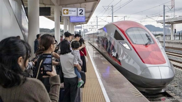 Kereta Cepat Whoosh Jadi Bom Waktu? Ancaman Bahaya untuk Negara yang Diungkap Akademisi