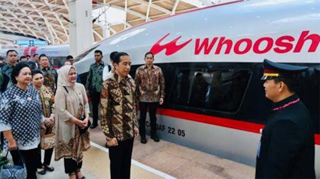 Indonesia Bisa Ketinggalan Zaman Seperti Uganda Jika Tak Tiru Kesuksesan Whoosh Jokowi