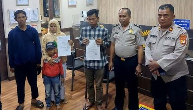 Keluarga Nekat Jalan Kaki dari Tanjung Priok ke Bandung, Ternyata Ini Penyebabnya!
