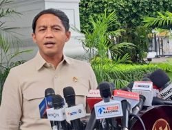 Sammy Notaslimboy Sindir Jokowi Soal Ijazah Asli, Punchlinya Malah Bikin Anyep!