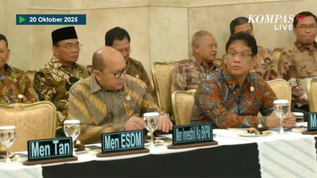 Purbaya Dibiarkan Ngetem di Sidang Kabinet, Aksi Menyendirinya Disorot Netizen!