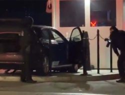 Mobil Misterius Tabrak Pagar Gedung Putih, Lokasinya Ternyata Dekat dengan Tempat Tinggal Trump