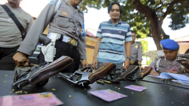 4 Oknum Polisi Polda NTT Jual 10 Senjata Api ke Sipil, Begini Modusnya!