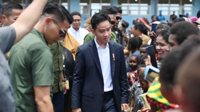 Roy Suryo Cs Rilis Black Paper Gibrans Usai Jokowis White Paper, Benarkah untuk Makzulkan Wapres?